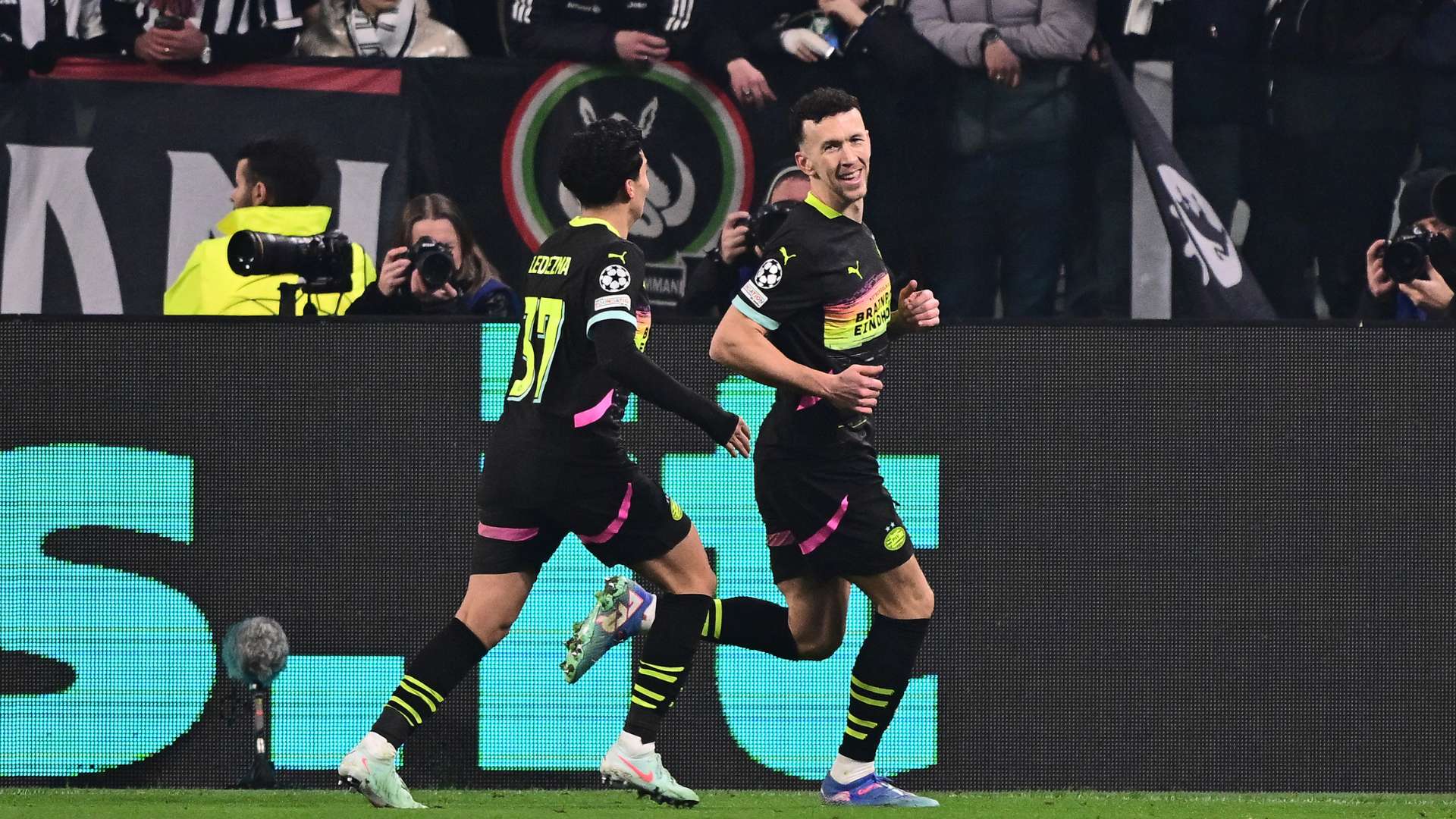 赛场上大放 赛场上大放