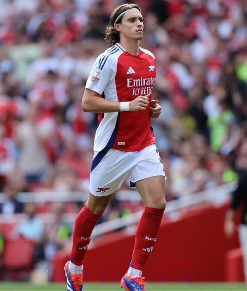 意媒:皇马关注卡拉菲奥里 阿森纳要价超8000万欧 意媒:皇马关注卡拉菲奥里 阿森纳要价超8000万欧